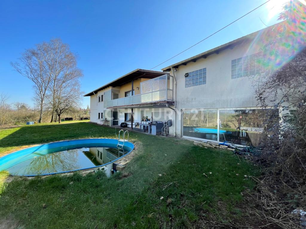 Rückseite Ist Zustand - Glasfront zu Indoor Pool