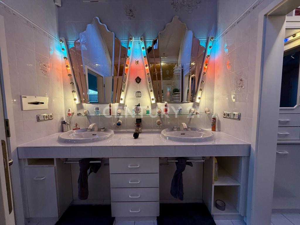 Badezimmer oberstes Schlafzimmer