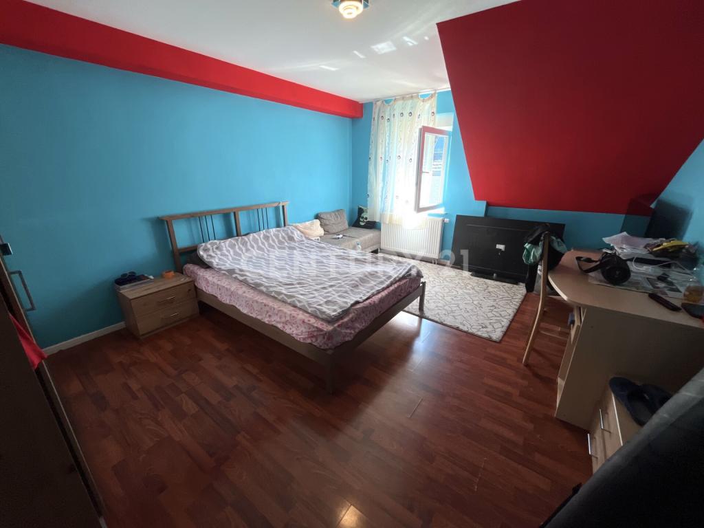 Schlafzimmer (2)