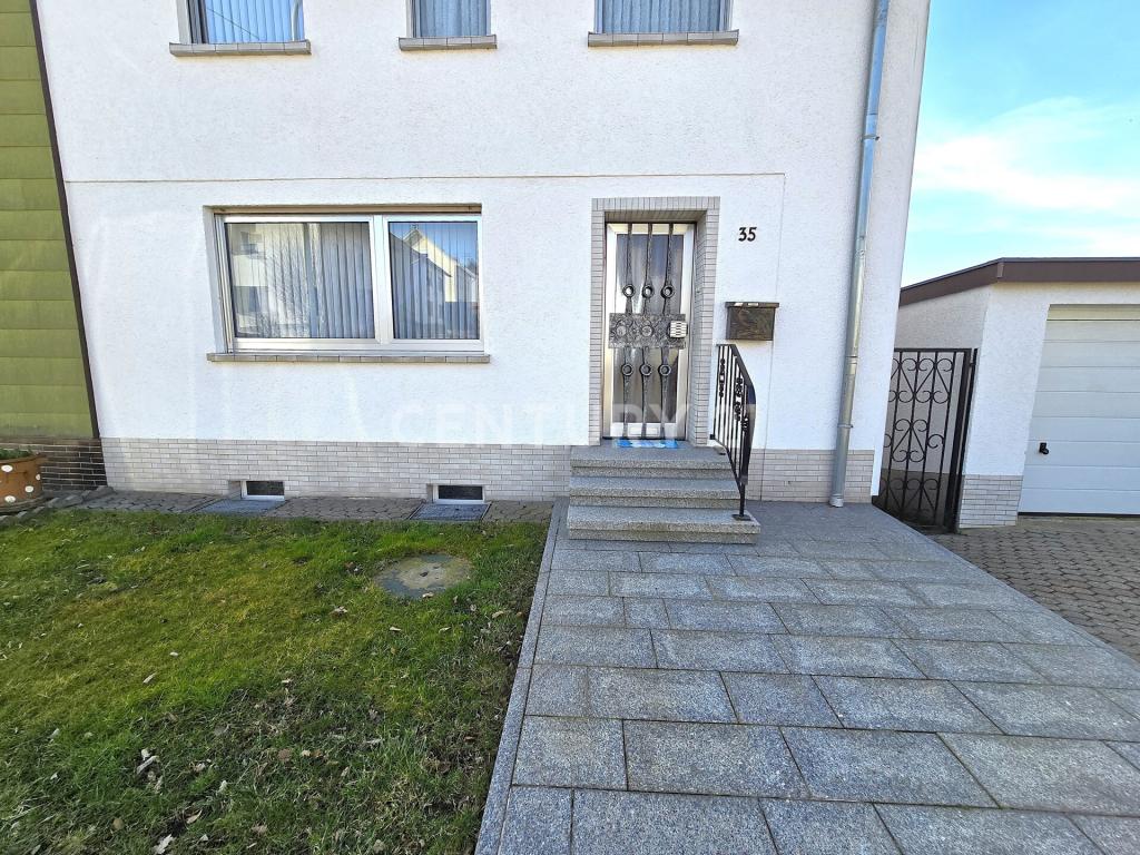 Vorgarten des Hauses