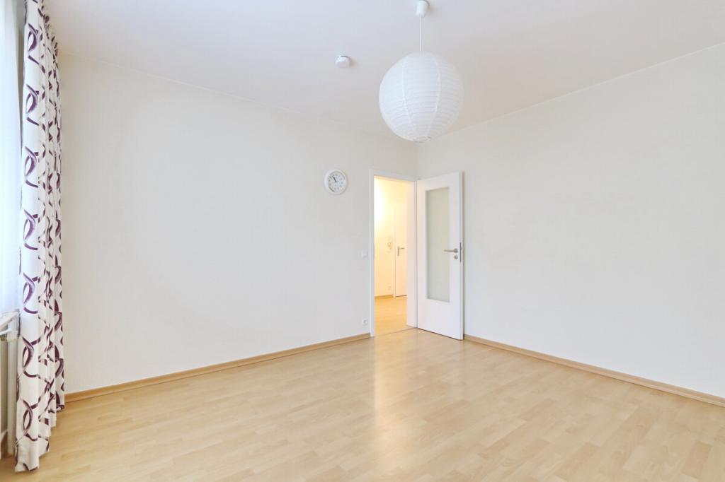 Schlafzimmer (2)