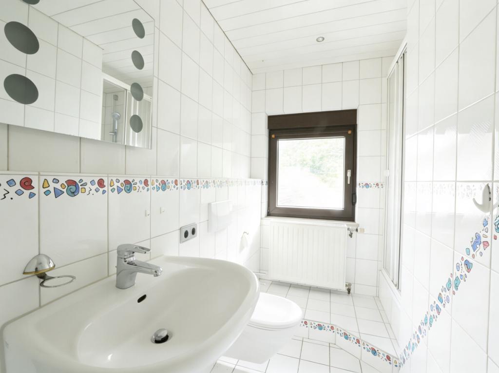 Zuhause auf zwei Ebenen – Maisonette mit Kamin und Platz zum Atmen - Foto 4