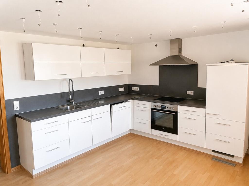 Zweifamilienhaus mit Garten und flexiblen Nutzungsmöglichkeiten – einzeln oder komplett anmietbar - Foto 1