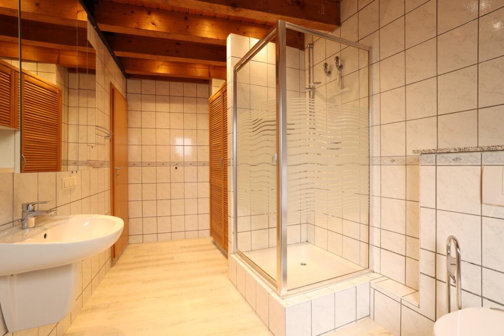 Großzügige Maisonette-Wohnung mit offenem Wohn-Ess-Bereich & Balkon - Photo 4
