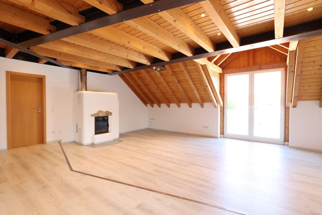 Großzügige Maisonette-Wohnung mit offenem Wohn-Ess-Bereich & Balkon - Photo 1