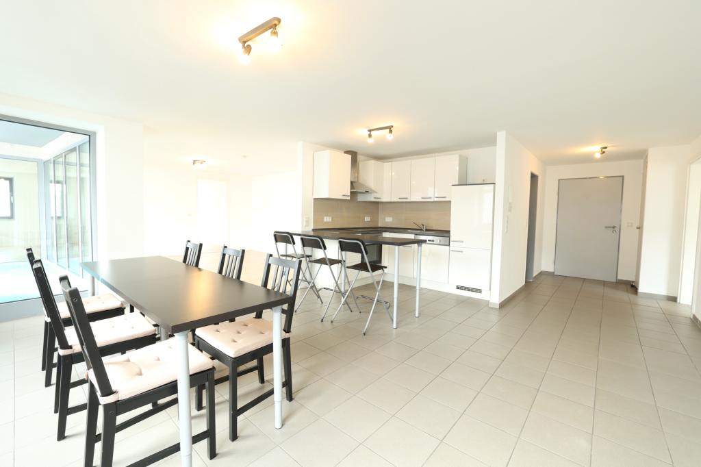 Attraktive 4-Zimmer-Wohnung mit offener Küche und Balkon in guter Lage - Photo 3