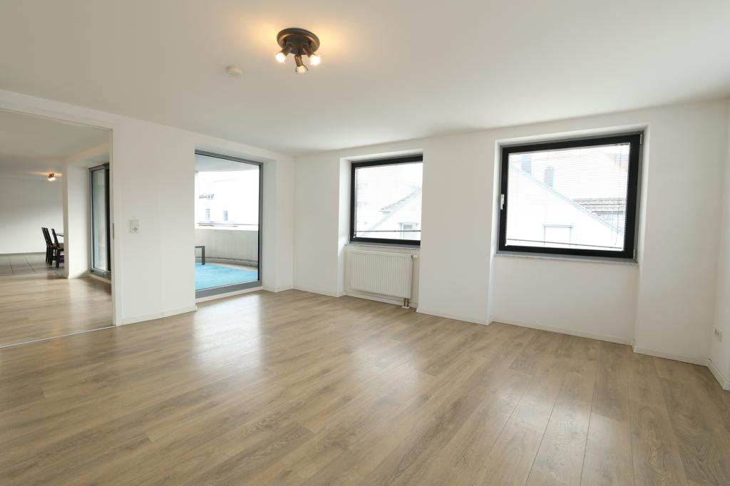 Attraktive 4-Zimmer-Wohnung mit offener Küche und Balkon in guter Lage - Photo 1