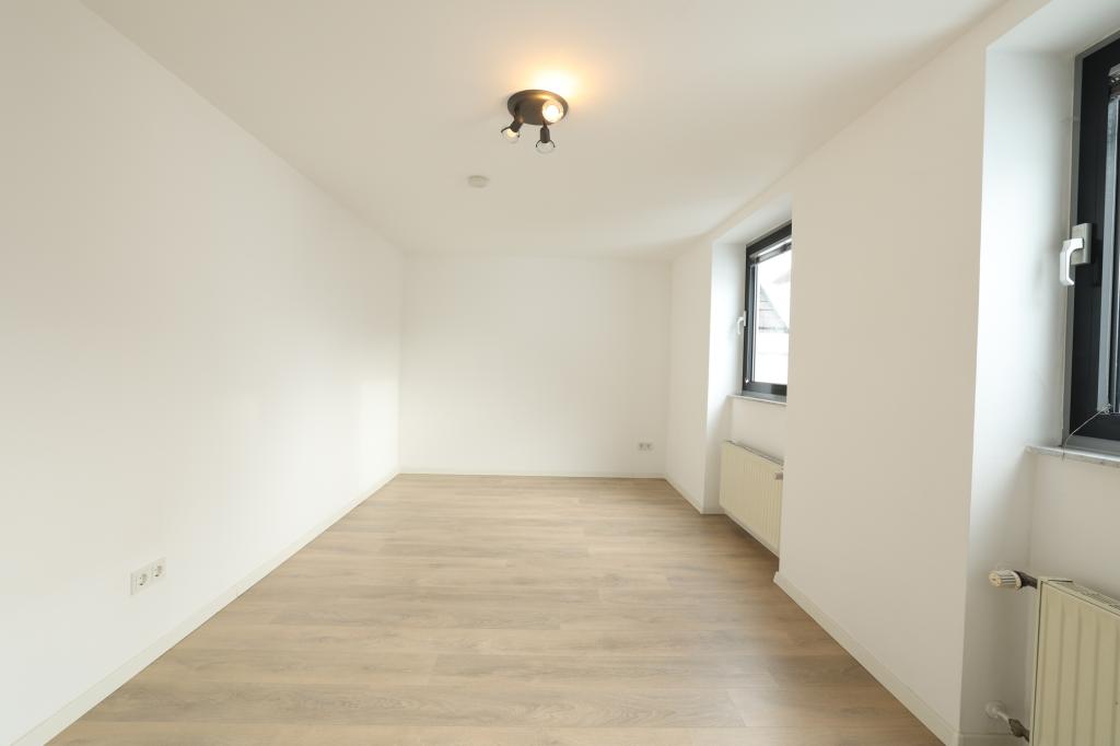 Attraktive 4-Zimmer-Wohnung mit offener Küche und Balkon in guter Lage - Photo 4