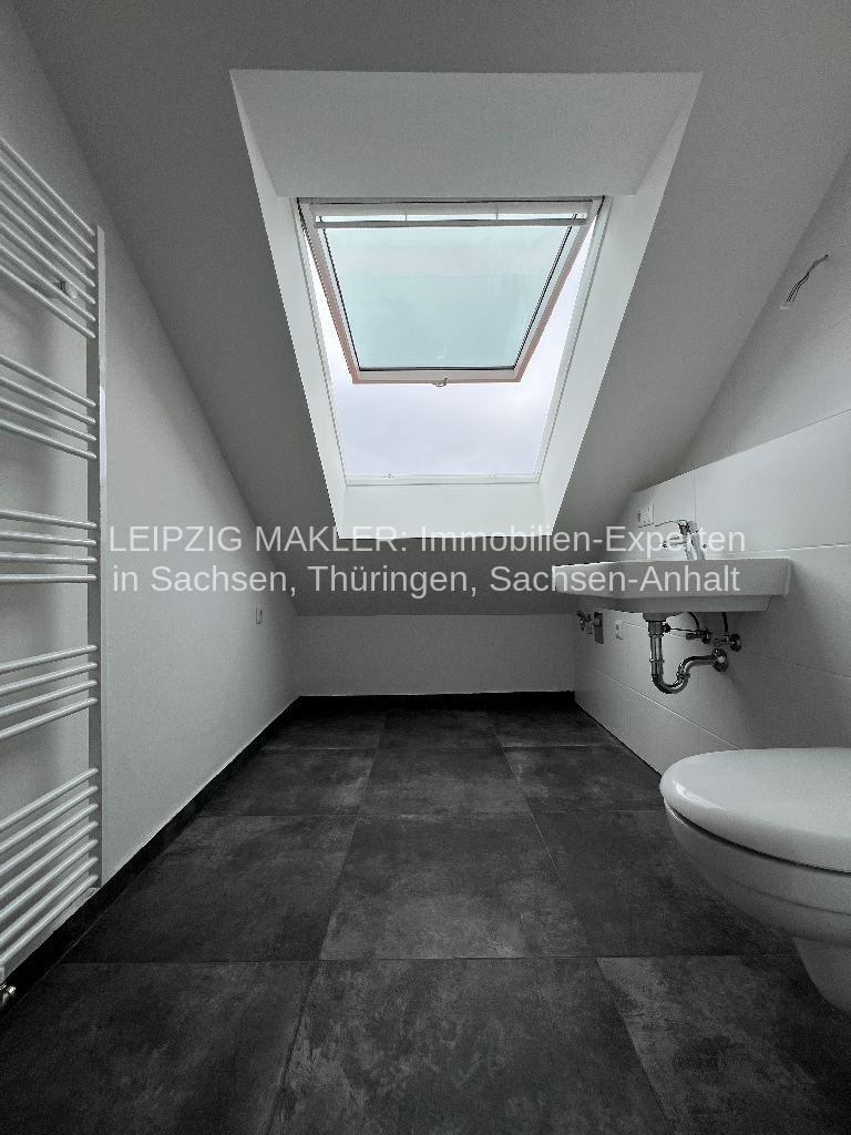 Frisch sanierte 3-Zimmer-Wohnung im Dachgeschoss - KEIN LIFT, KEIN BALKON - Photo 1