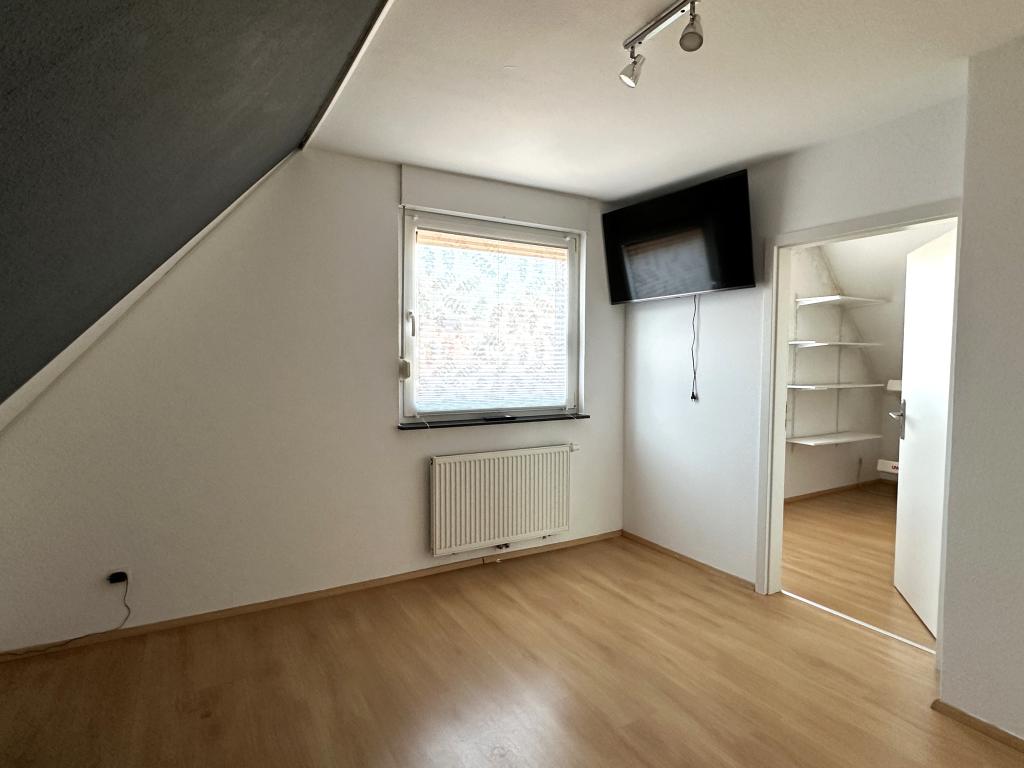 Schlafzimmer 3 DG Bild 2
