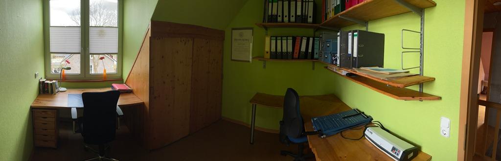 Büro 1.jpg