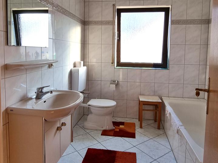 Stutensee-Büchig - Charmantes Einfamilienhaus in herrlich ruhiger Wohnlage mit großem Garten - Foto 2