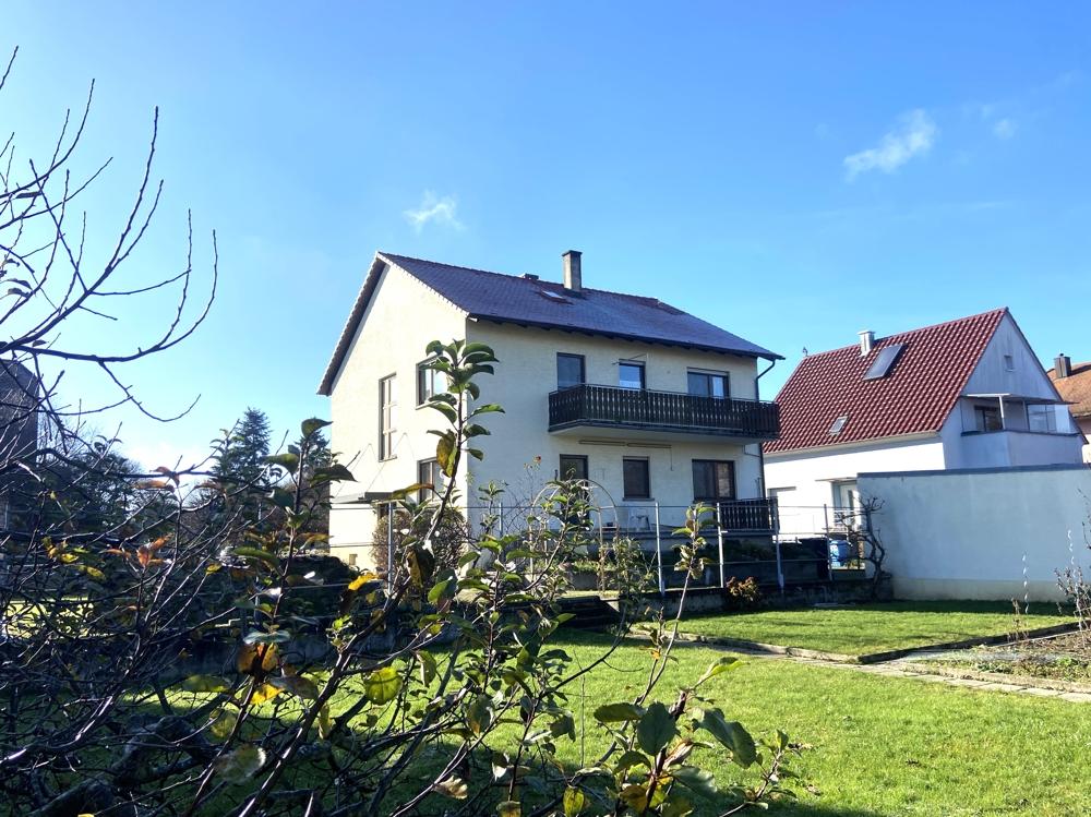 Ansicht Rückseite mit Terrasse