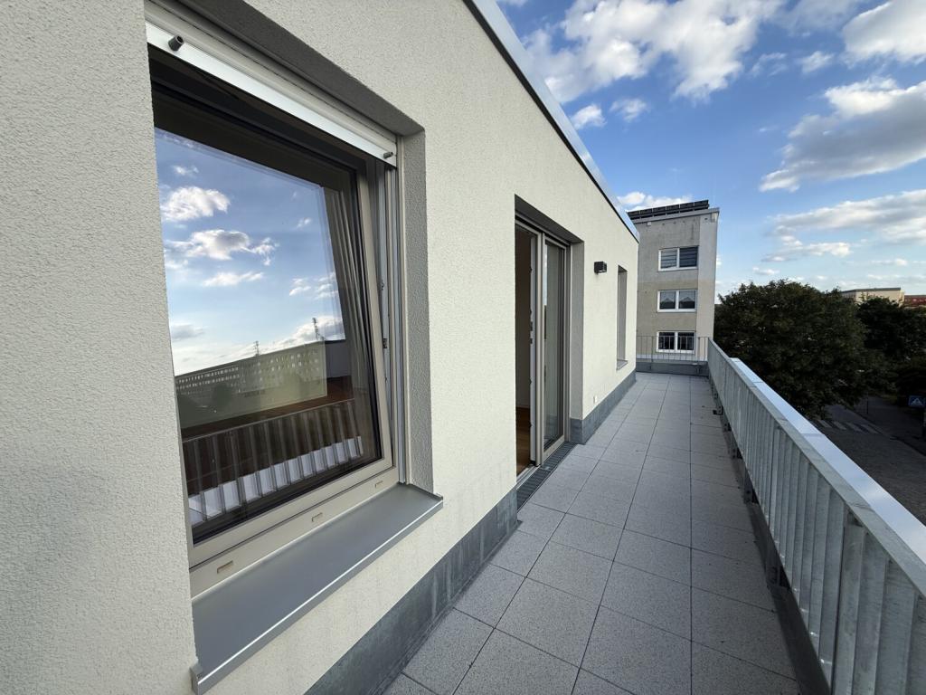 Lichtdurchflutetes Penthouse mit Sonnenterrasse und stilvollem Neubauflair - Photo 4