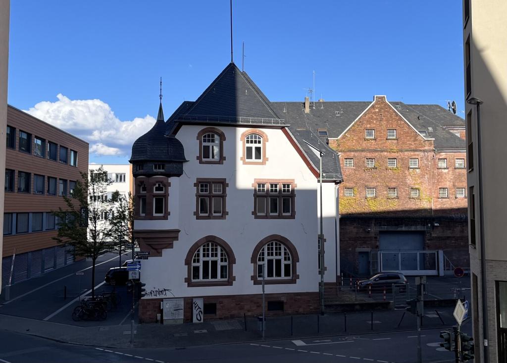 Ausblick Balkon straßenseits