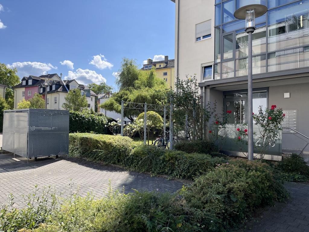 Mit Tiefgarage und Freistellplatz