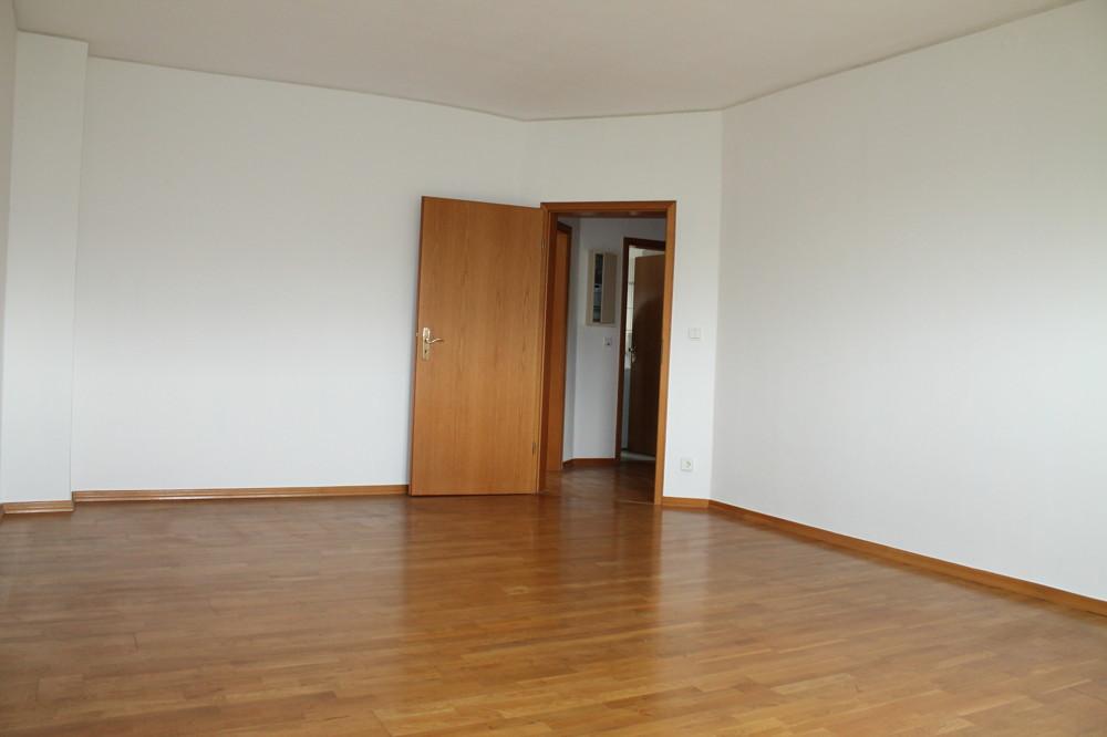 Gemütliche Dreizimmerwohnung mit Loggia und Garage - Nähe Wilhelmsplatz - Photo 1