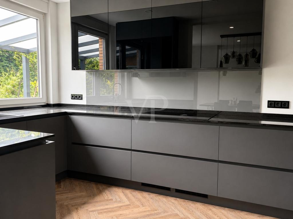 EIN MODERNER TRAUM-BUNGALOW MIT HERZ, EIGENER PV-ANLAGE UND GRÜNEM GARTENPARADIES - Foto 4