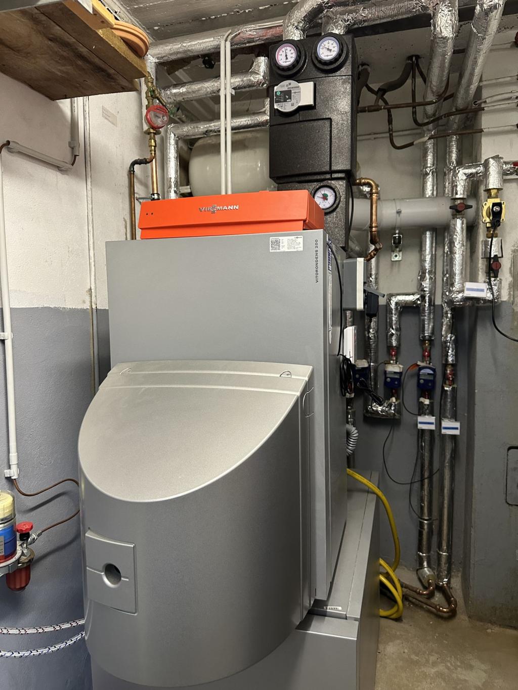 neuwertige Ölzentralheizung