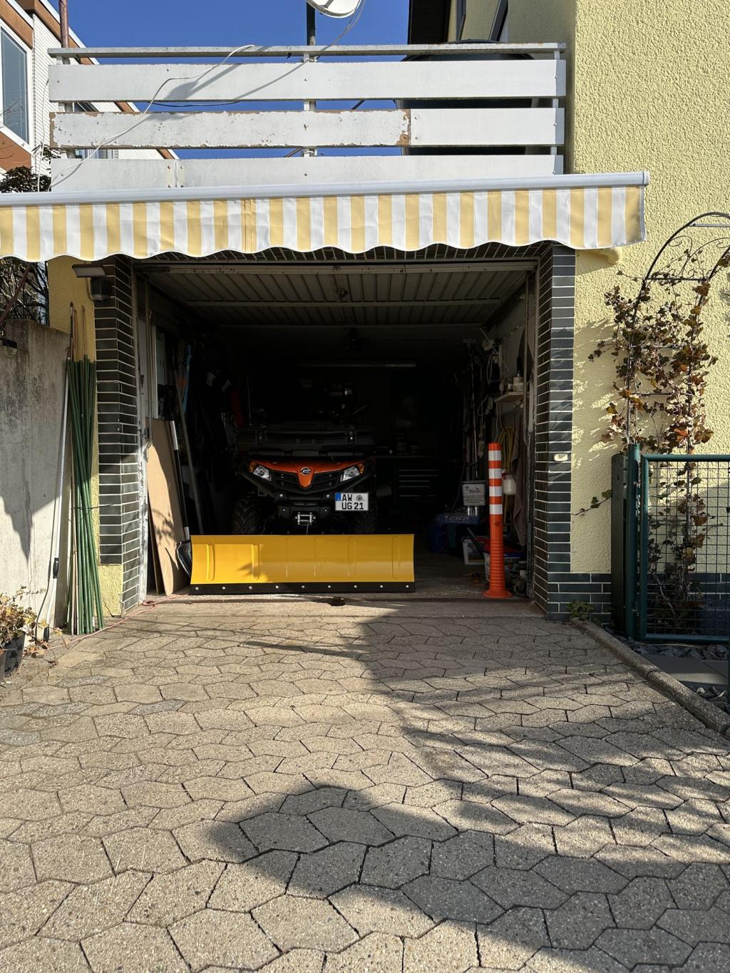 Garage zu Whg UG