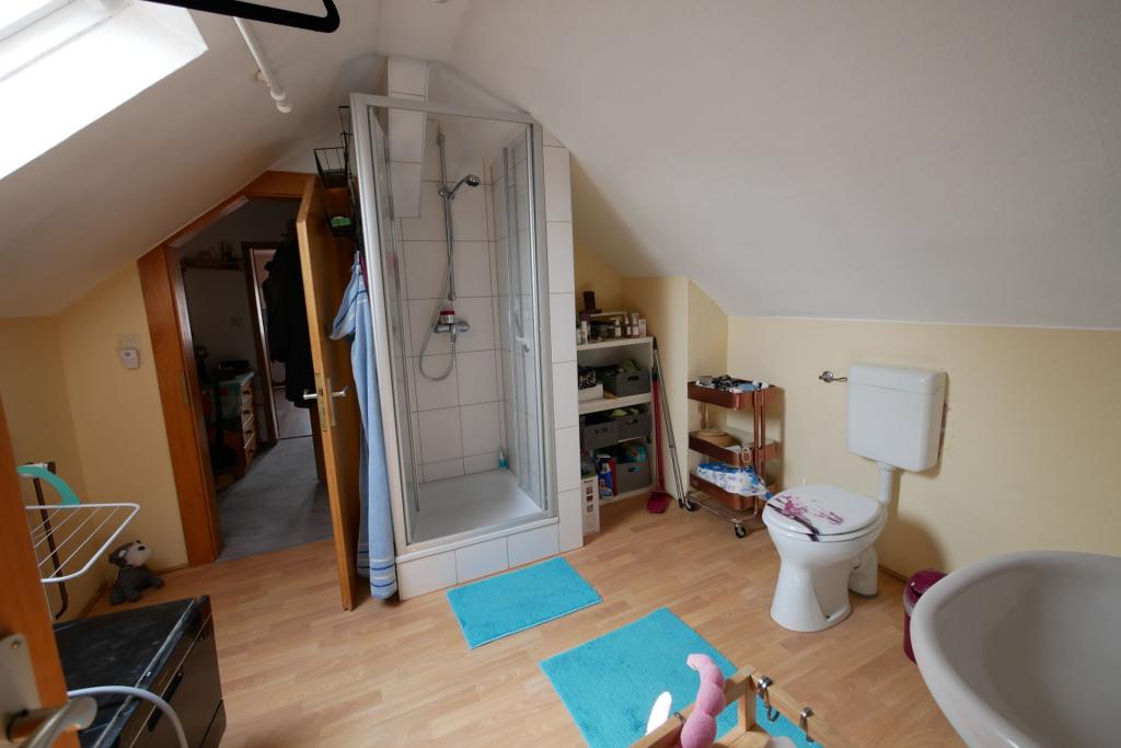 Vorderhaus DG Bad