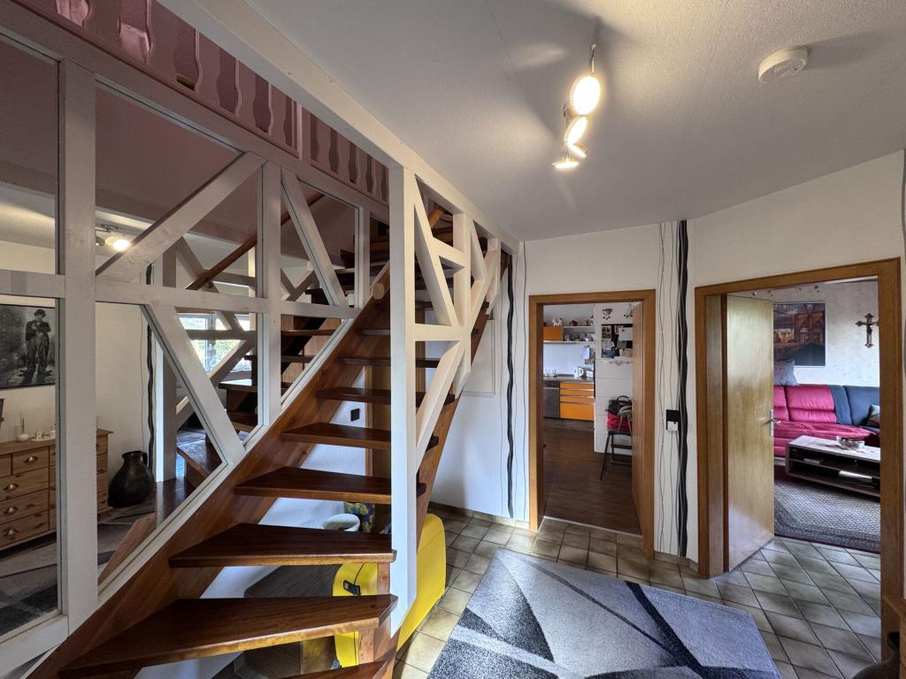 Flurbereich mit Treppe ins DG "Neubau"