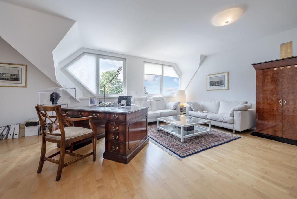 Arbeitszimmer OG