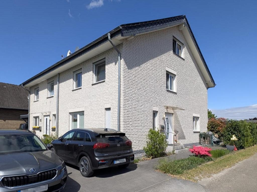 zwei Vollgeschosse plus Keller plus Spitzboden