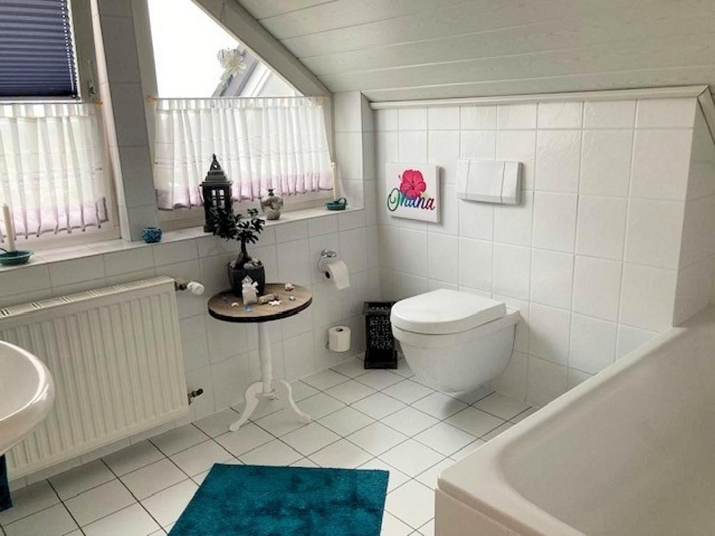 Badezimmer im Dachgeschoss (Nfl.)