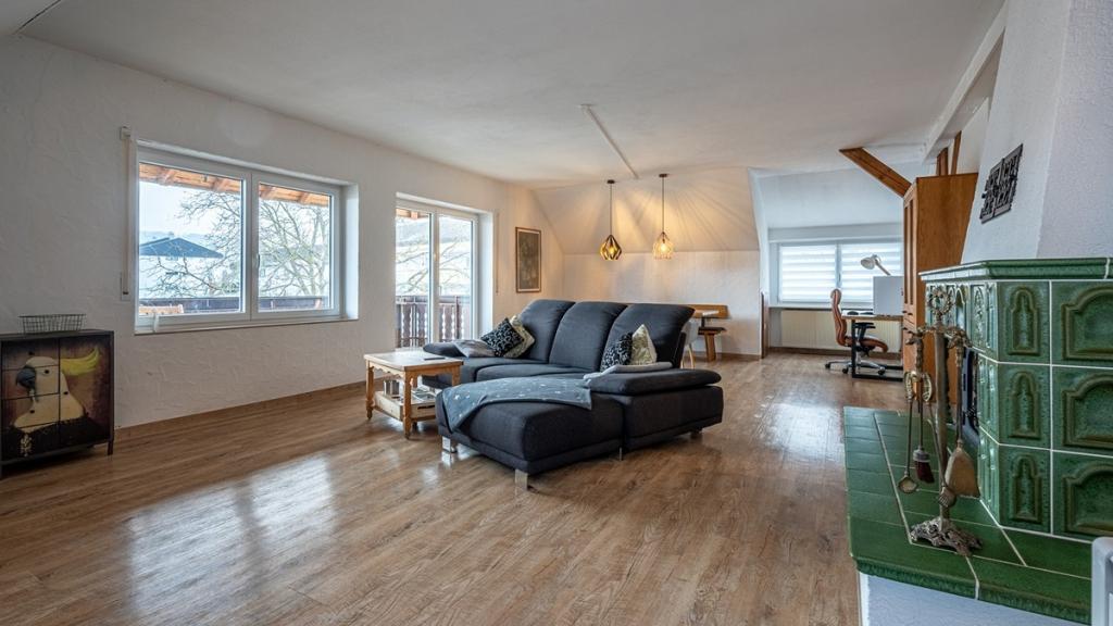 Modern und großzügig! Tolle DG-Wohnung im Zentrum von Rielasingen! - Photo 2
