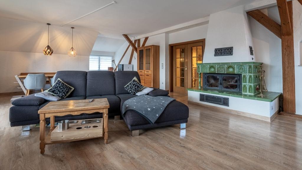 Modern und großzügig! Tolle DG-Wohnung im Zentrum von Rielasingen! - Photo 1