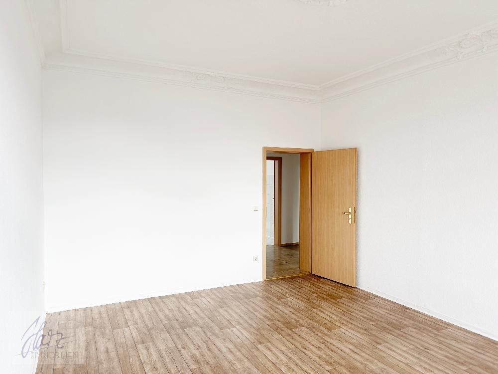 ***EXKLUSIVE 2-RAUM-ALTBAUWOHNUNG MIT STUCKDECKEN & " BALKONEN *** Wohnen im Herzen von Alt-Riesa - Photo 3
