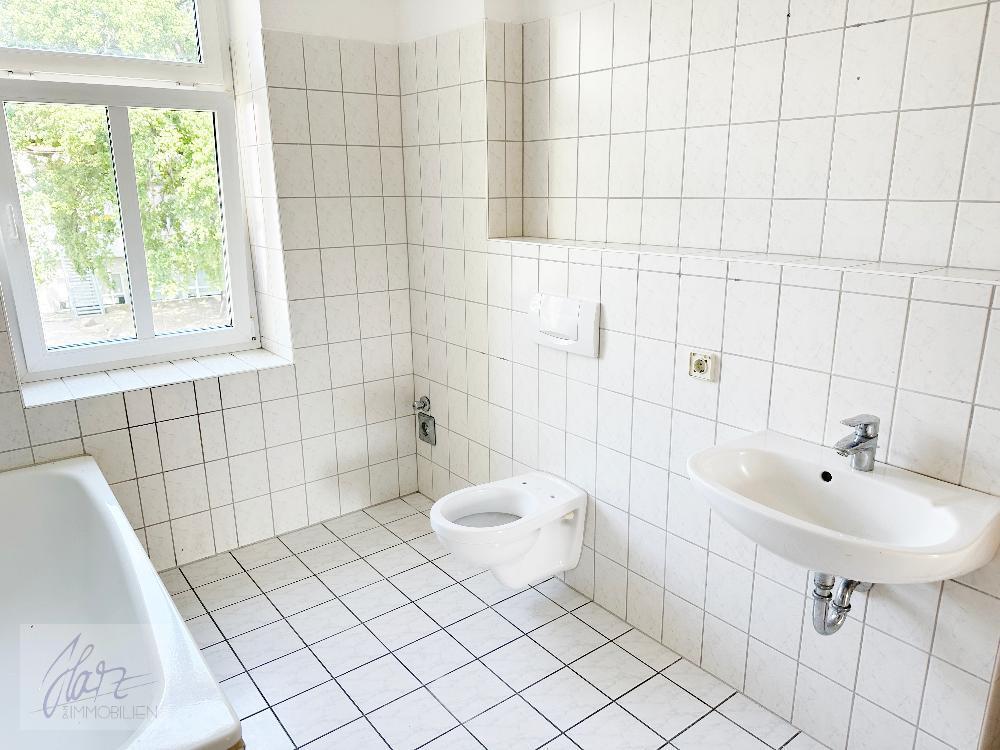 ***HIER FINDET IHRE GANZE FAMILIE PLATZ*** – 5-Raum-Wohnung mit durchdachtem Grundriss & 2 Tageslichtbädern - Foto 3
