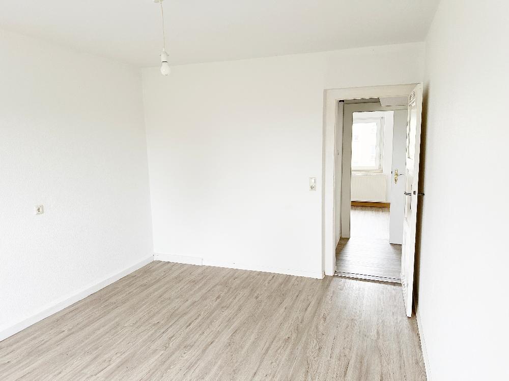 Schlafzimmer mit Blick Richtung Flurbereich