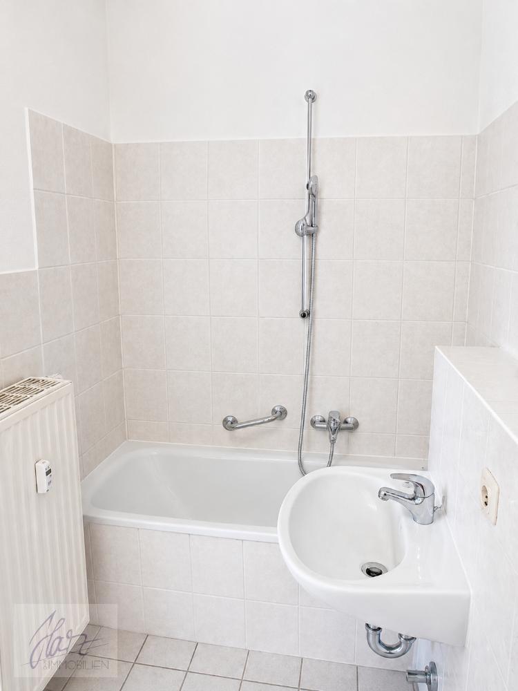 ***WILLKOMMEN IN IHREM NEUEN ZUHAUSE*** Renovierte & helle 2-Raum-Wohnung ab sofort zu vermieten - Photo 4