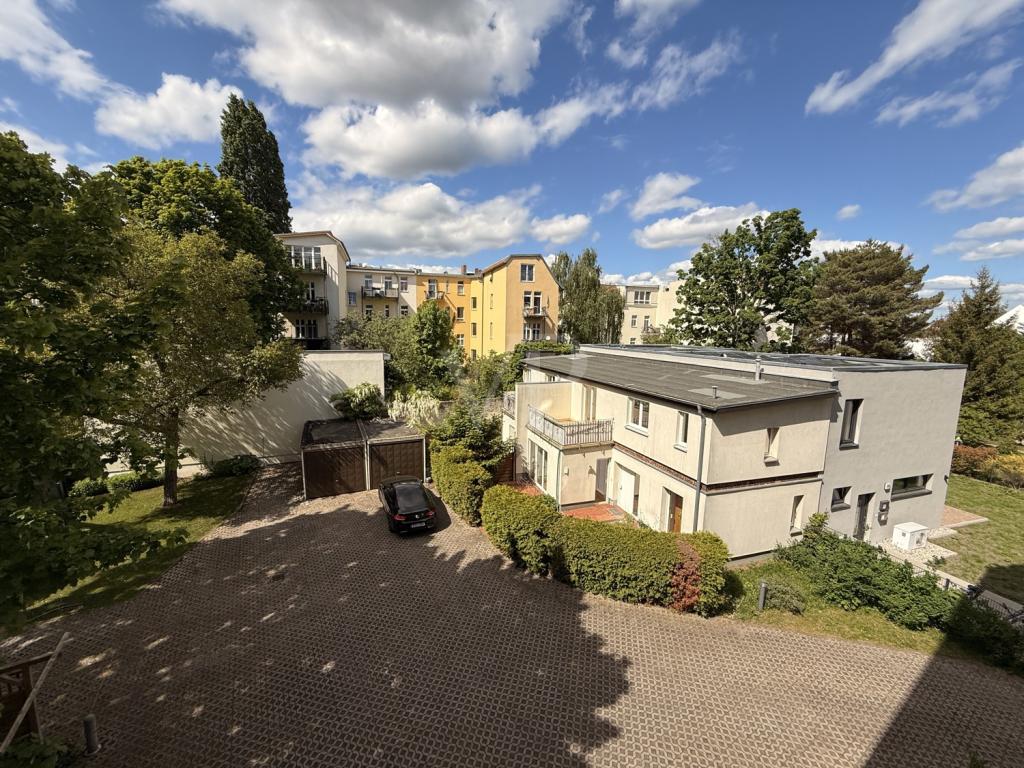 großer Einfahrtsbereich