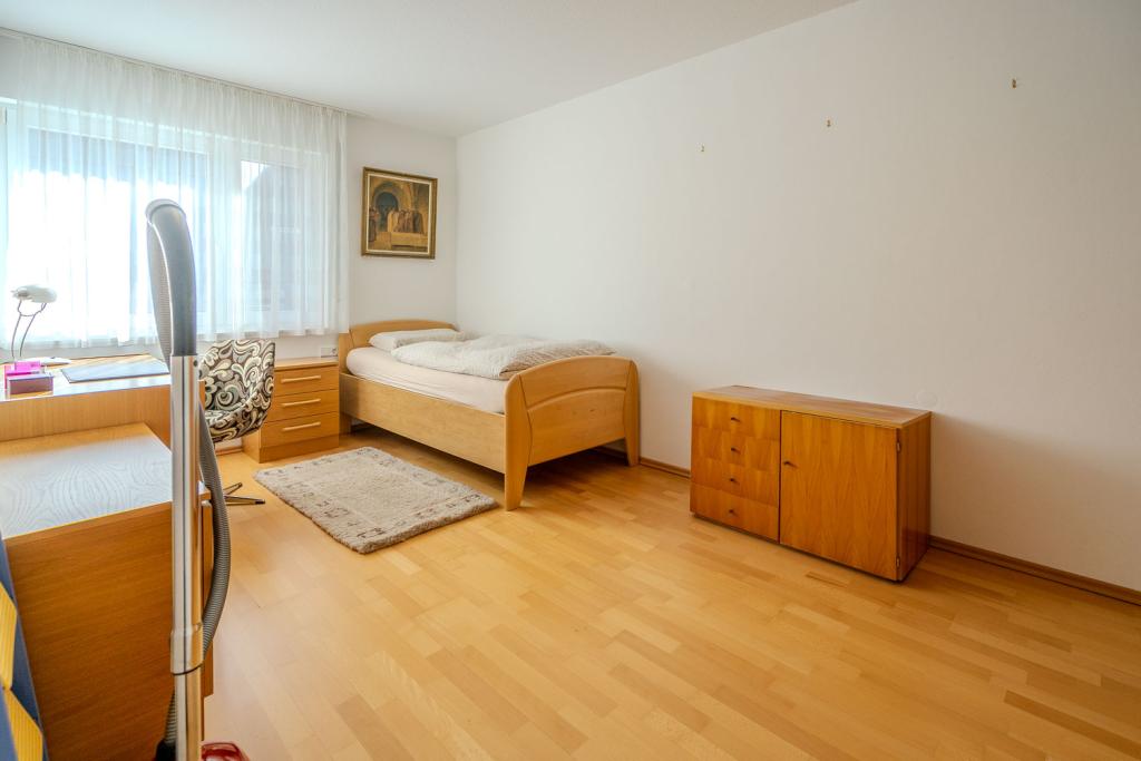 Attraktive 2,5-Zimmer-Wohnung mit großzügigem Wohnbereich und Südbalkon - Foto 4