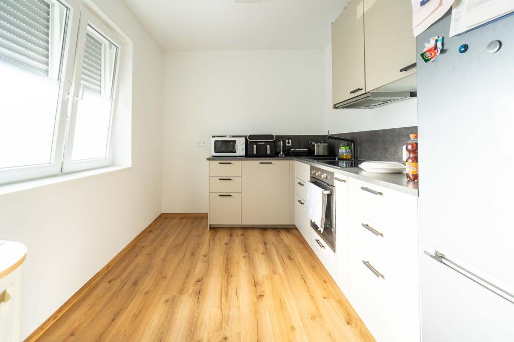 Kernsanierte Erdgeschosswohnung in ruhiger Lage - Photo 3