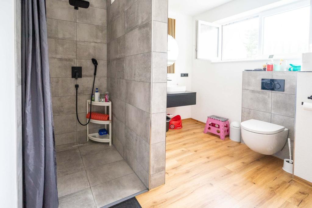 Kernsanierte Erdgeschosswohnung in ruhiger Lage - Photo 4