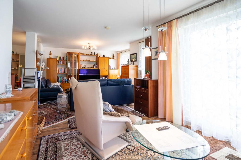 Attraktive 3,5-Zimmer-Wohnung mit Tiefgaragenstellplatz - Photo 3
