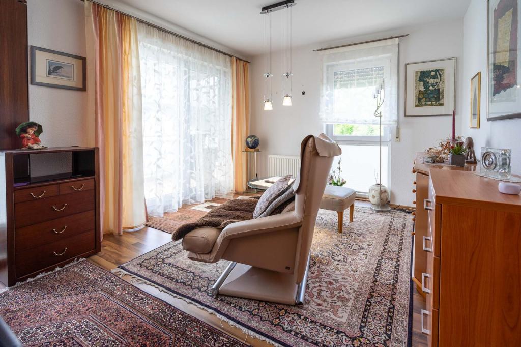 Attraktive 3,5-Zimmer-Wohnung mit Tiefgaragenstellplatz - Photo 1