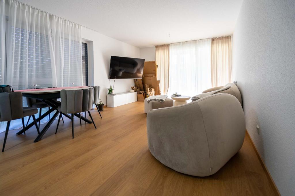 Moderne 2-Zimmer-Erdgeschosswohnung mit Loggia und hochwertiger Ausstattung - Foto 1