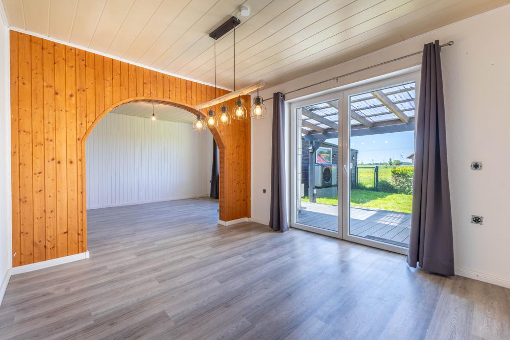Teilmodernisiertes Einfamilienhaus in Norddeich zu vermieten - Photo 2