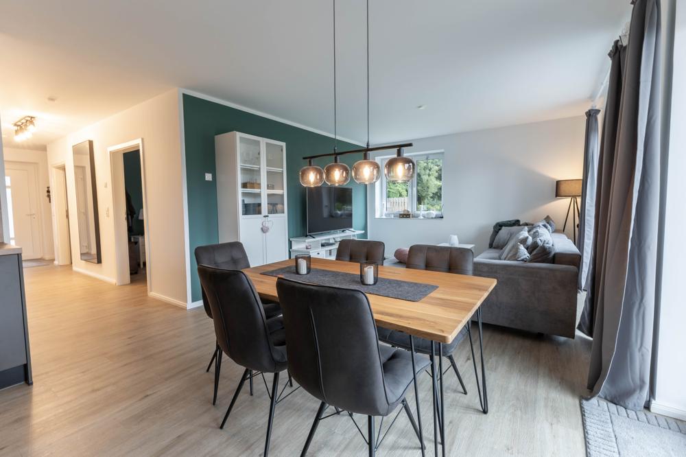 Stilvolle Erdgeschosswohnung mit großzügiger Terrasse und Garten in Weddingstedt zu vermieten - Foto 4