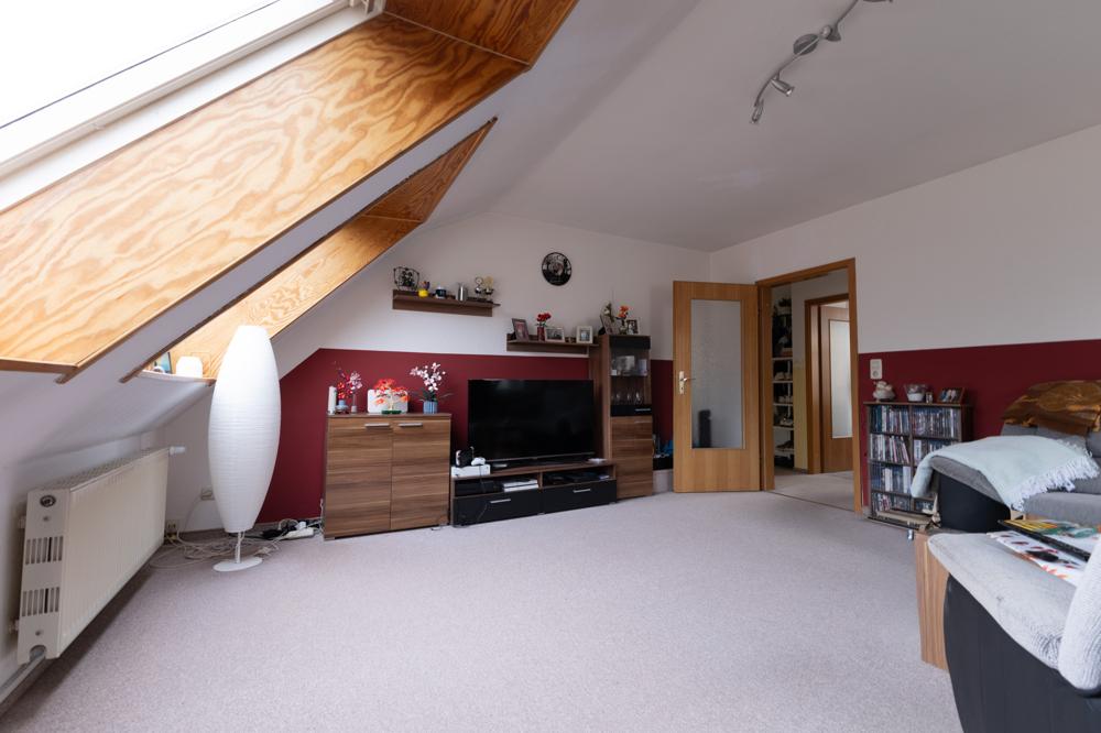 Gepflegte 3 Zimmer-Wohnung im 1. Obergeschoss in zentrumsnaher Wohnlage in Wesselburen - Foto 1