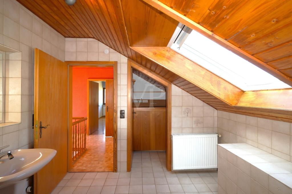Obergeschoss Badezimmer-Abstellraum