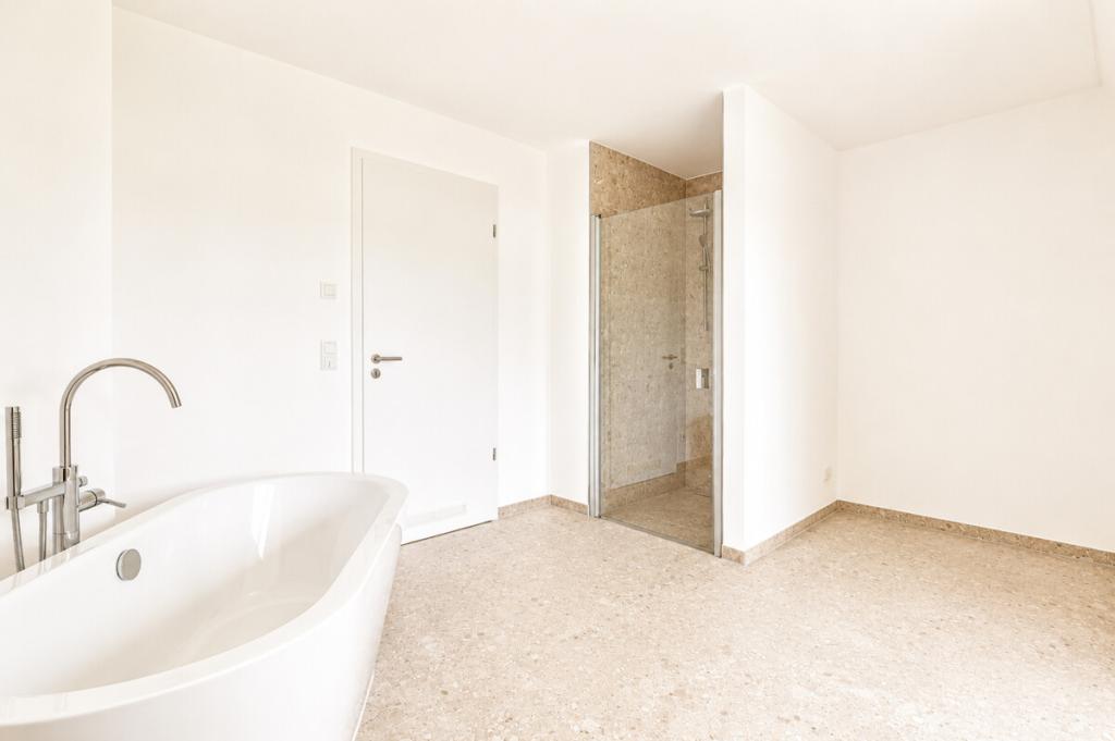 ERSTBEZUG! Exklusive 2,5-Zimmer-Maisonettewohnung mit Townhouse-Feeling - Photo 3