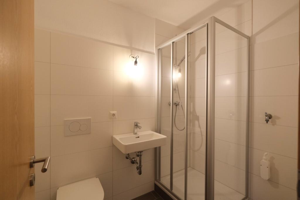 1 Zimmer. Aufzug. Frei ab sofort - Photo 3