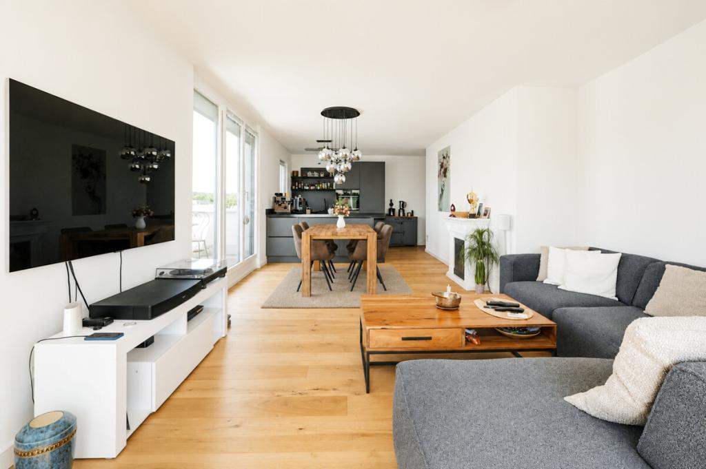Traumhafte Maisonette-Wohnung nur wenige Gehminuten vom Ortszentrum und der Seepromenade - Foto 1