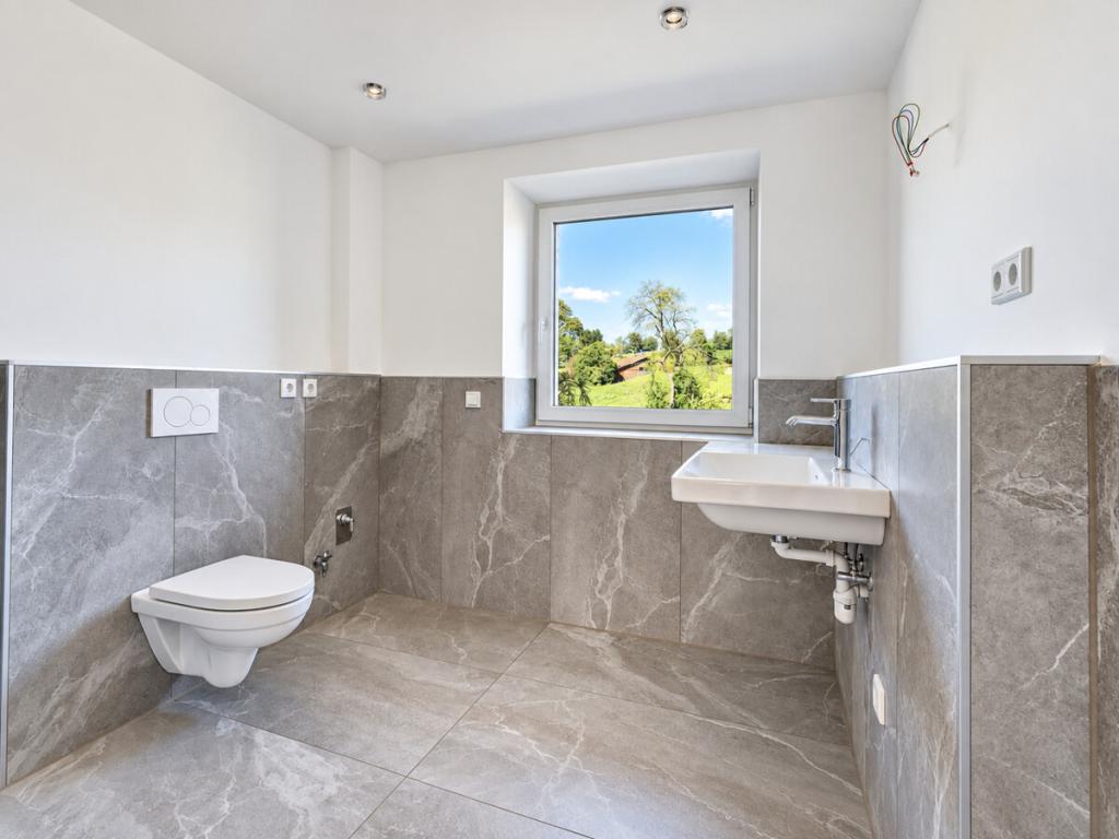 Wohnen im Grünen – frisch sanierte 2-Zimmer-Wohnung in Andechs-Erling - Photo 2